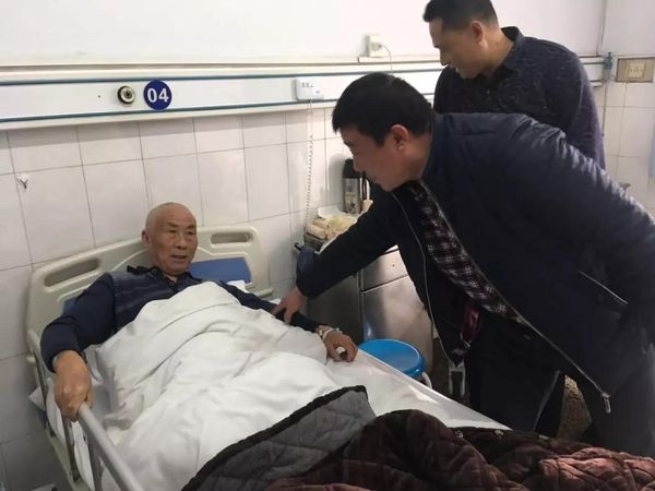 慰問住院員工，傳遞家的溫暖